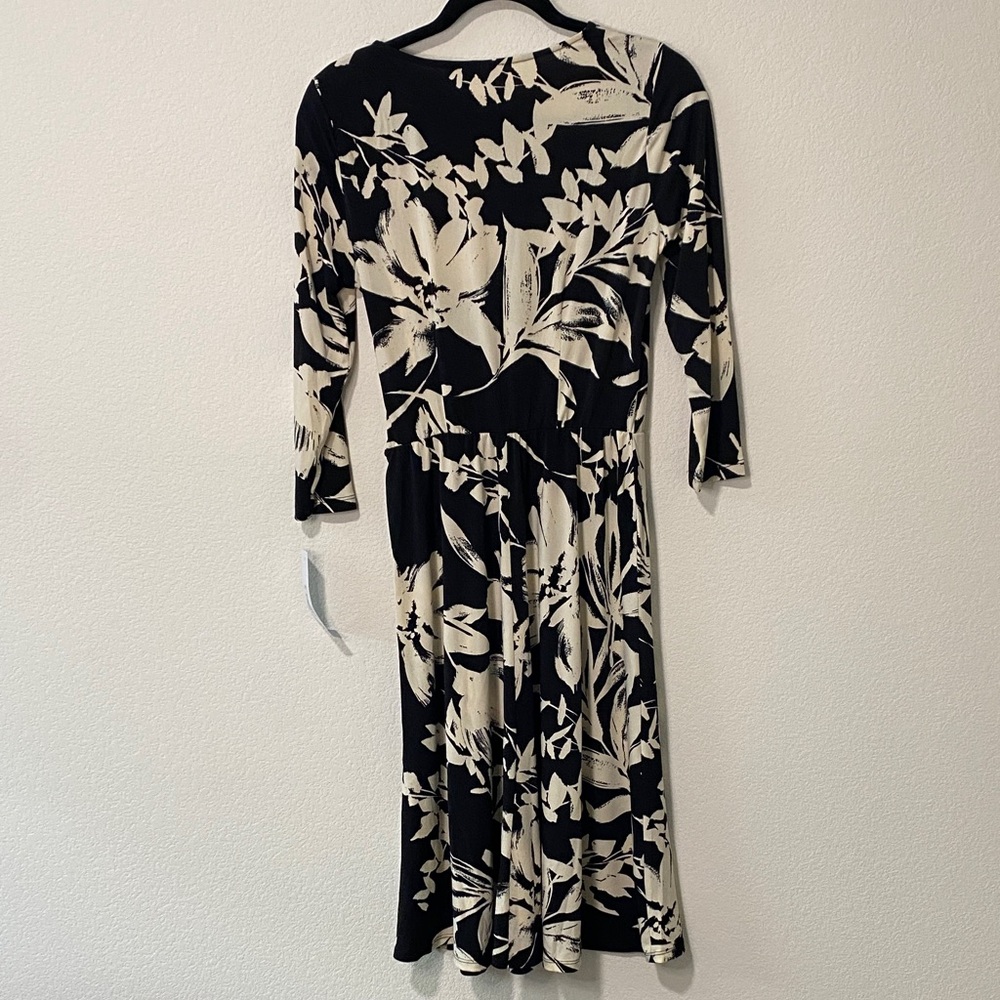 Women’s Keyhole Side Tie Flare Black and Cream Floral Dress - Picture 7 of 8